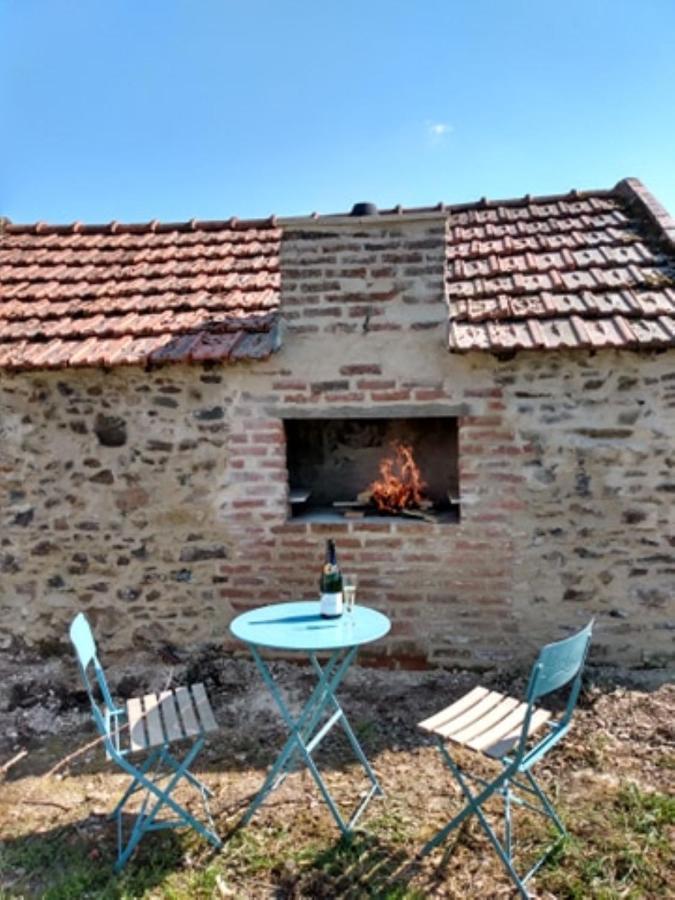 Lavender House - Traditional Stone House Oozing Charm And Character Cersay Exterior foto